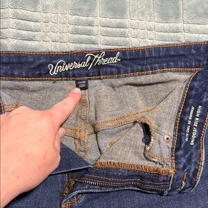 Universal Thread Women's High Rise Jeans - Dark Blue